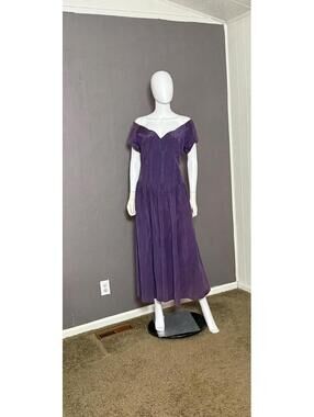 1980's Purple Off the Shoulder Prom/ Party Dress size XL/XXL